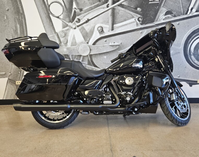 2026 Street Glide Limited FLHXL