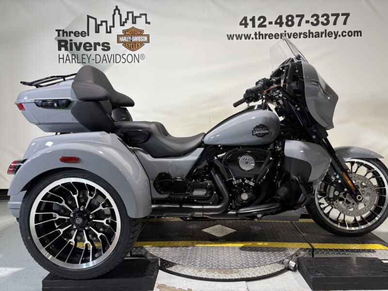 2026 Harley-Davidson® Street Glide 3 Limited Dark Billiard Gray Black Trim