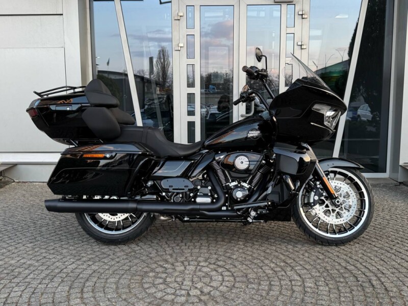 2026 Harley-Davidson® Road Glide Limited Vivid Black Black Trim