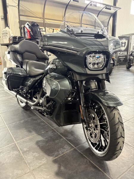 2026 Street Glide Limited 117CI VVT Iron Horse Metallic