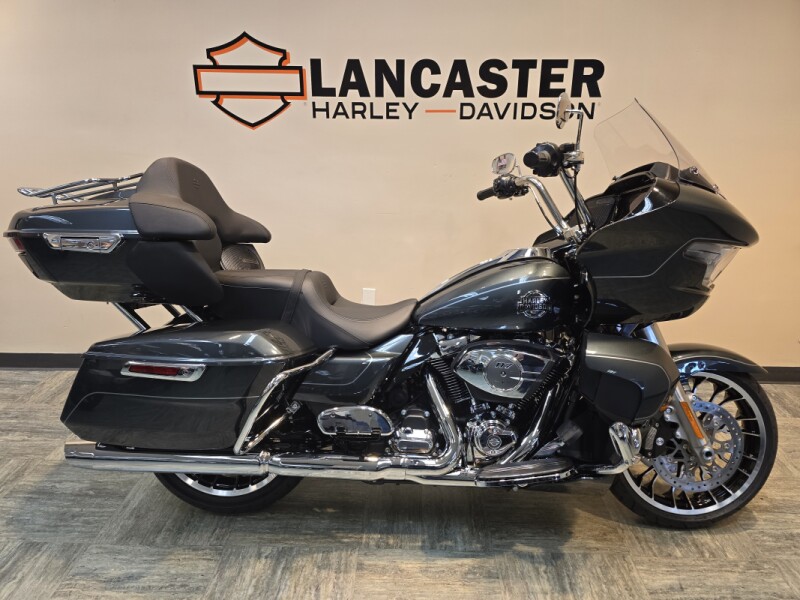 2026 Harley-Davidson® Road Glide Limited Iron Horse Metallic Chrome Trim FLTRXL