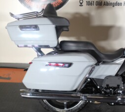 2025 Harley-Davidson® Street Glide™ Ultra FLHXU thumb 3