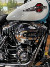 2016 Harley-Davidson® Heritage Softail® Classic CR ICE/FRD TEAL W/PINSTRIPE thumb 0