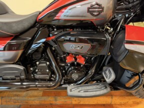 2026 Harley-Davidson® CVO Street Glide Limited Citrus Heat CVO Tri-Tone thumb 2