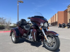 2022 Harley-Davidson® FLHTCUTG Tri Glide® Ultra MDNT CRIMSON 858301 thumb 3