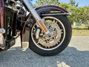 2015 Harley-Davidson® Tri Glide® Ultra FLHTCUTG thumb 0