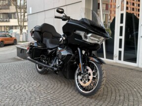 2026 Harley-Davidson® Road Glide Limited Vivid Black Black Trim thumb 0