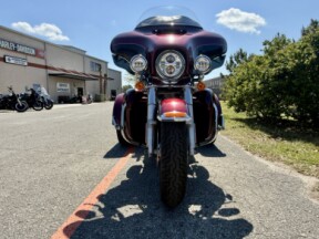 2015 Harley-Davidson® Tri Glide® Ultra FLHTCUTG thumb 2