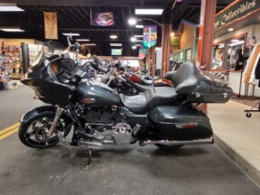 2025 Harley-Davidson® Road Glide® Iron Horse Metallic thumb 3
