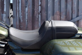 2026 Harley-Davidson® Road Glide® FLTRX thumb 2