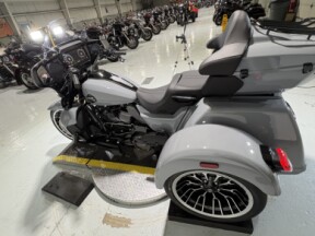2026 Harley-Davidson® Street Glide 3 Limited Dark Billiard Gray Black Trim thumb 1