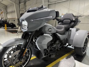 2026 Harley-Davidson® Street Glide 3 Limited Dark Billiard Gray Black Trim thumb 0