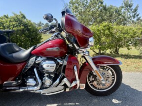 2021 Harley-Davidson® Tri Glide® Ultra FLHTCUTG thumb 1