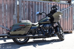 2026 Harley-Davidson® Road Glide® FLTRX thumb 2