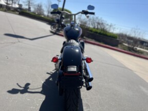 2020 Harley-Davidson® FXST Softail Standard® Vivid Black 049984 thumb 1
