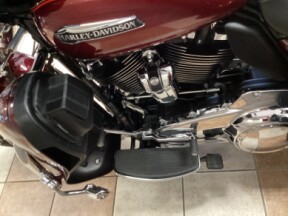 2017 Harley-Davidson® Tri Glide® Ultra Two-Tone Mysterious Red Sunglo/Velocity Red Sunglo thumb 0