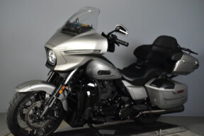 2023 Harley-Davidson® CVO™ Street Glide® FLHXSE thumb 0