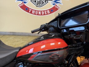 2026 Harley-Davidson® CVO Street Glide Limited Citrus Heat CVO Tri-Tone thumb 3