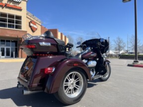 2022 Harley-Davidson® FLHTCUTG Tri Glide® Ultra MDNT CRIMSON 858301 thumb 2