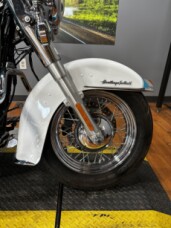 2016 Harley-Davidson® Heritage Softail® Classic CR ICE/FRD TEAL W/PINSTRIPE thumb 3