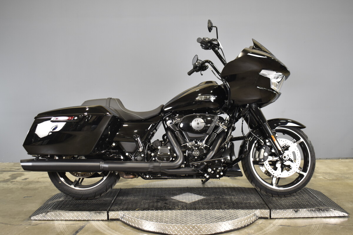 2025 Harley-Davidson® Road Glide® Vivid Black | MotorCity Harley