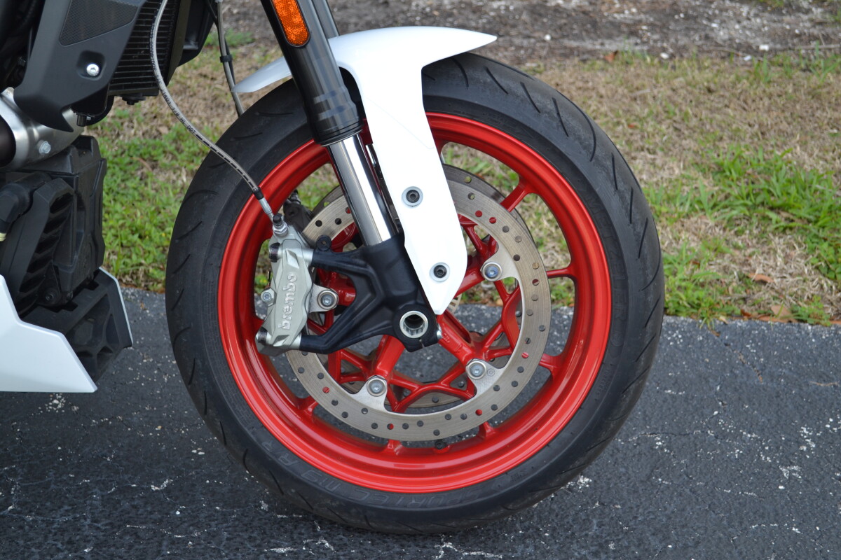 2023 Indian Motorcycle FTR Sport White Lightning / Indy Red, photo 2