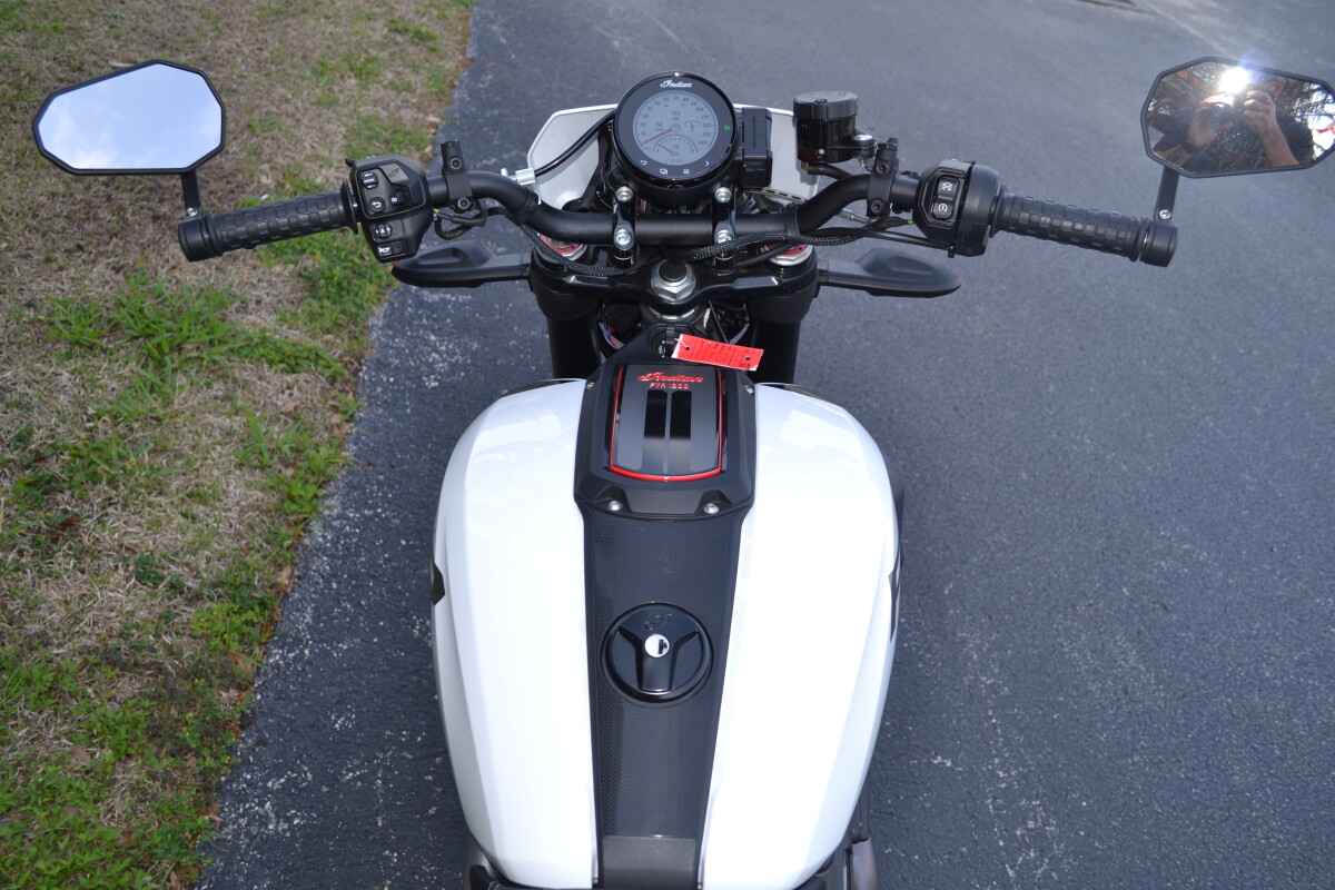 2023 Indian Motorcycle FTR Sport White Lightning / Indy Red, photo 7