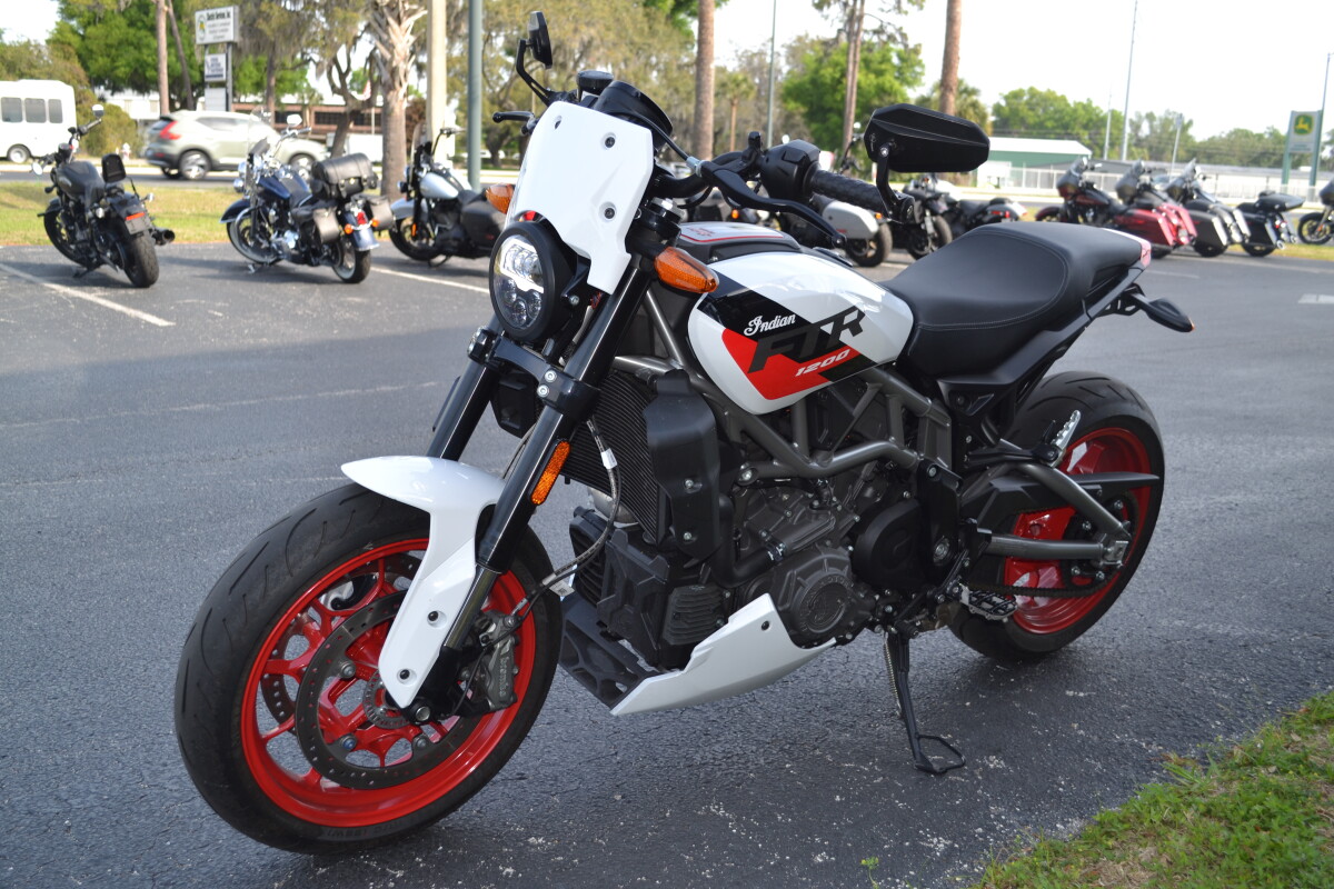 2023 Indian Motorcycle FTR Sport White Lightning / Indy Red, photo 15
