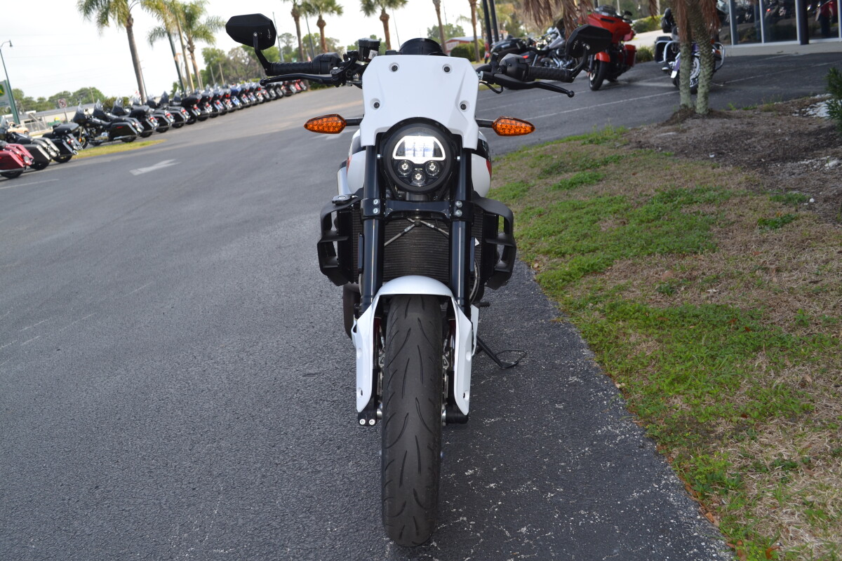 2023 Indian Motorcycle FTR Sport White Lightning / Indy Red, photo 16