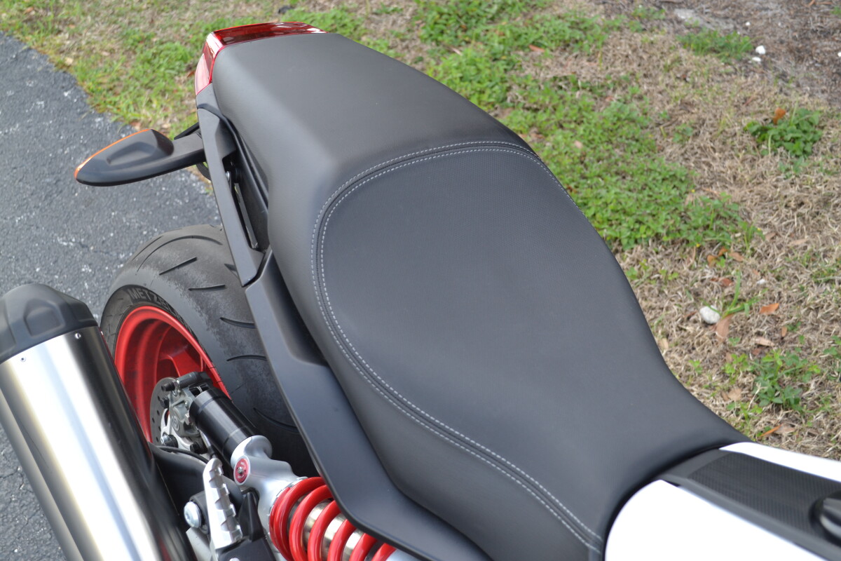 2023 Indian Motorcycle FTR Sport White Lightning / Indy Red, photo 18