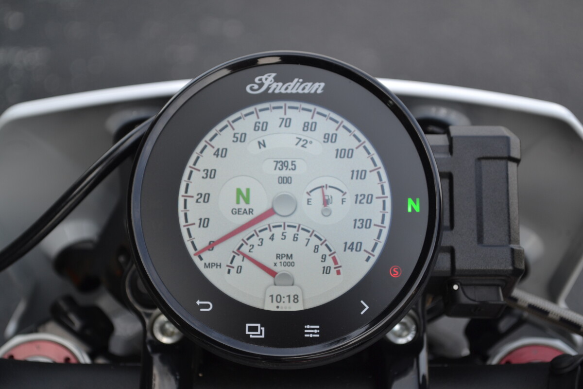 2023 Indian Motorcycle FTR Sport White Lightning / Indy Red, photo 8
