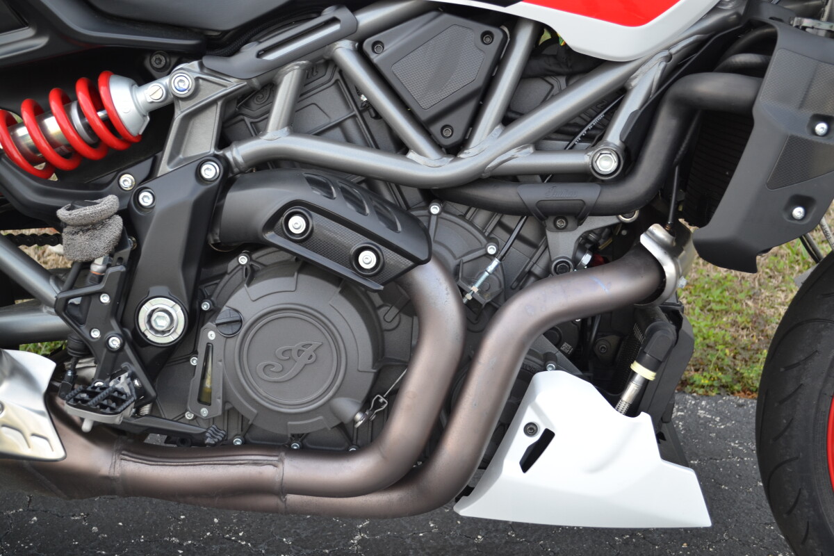 2023 Indian Motorcycle FTR Sport White Lightning / Indy Red, photo 4