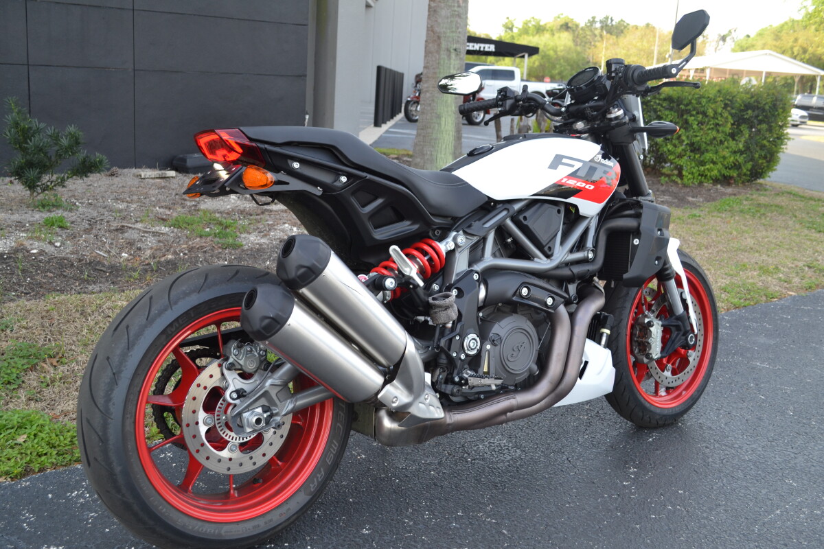 2023 Indian Motorcycle FTR Sport White Lightning / Indy Red, photo 5