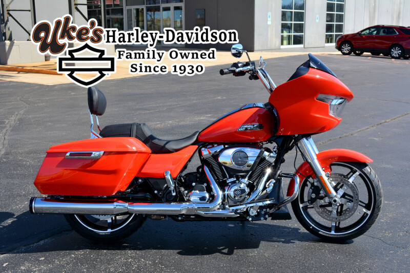 2026 Harley-Davidson® Road Glide® Blood Orange Chrome Trim