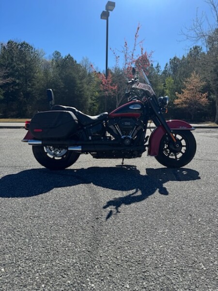 2022 Harley-Davidson® Heritage Classic 114 Reef Blue/Vivid Black (Black Finish w/Cast Wheels)