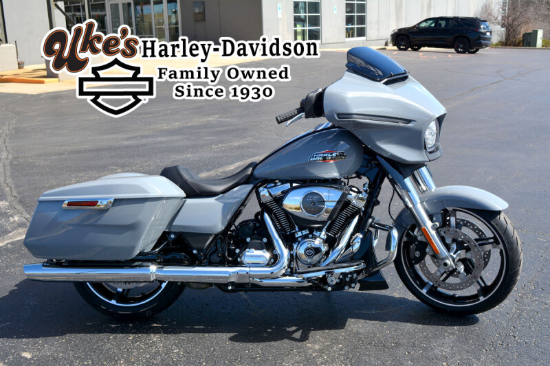 2026 Harley-Davidson® Street Glide® Dark Billiard Gray Chrome Trim