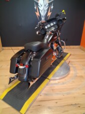 FLHXS 2015 Street Glide® Special thumb 2