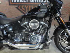 2021 Harley-Davidson® Sport Glide® FLSB thumb 3