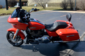 2026 Harley-Davidson® Road Glide® Blood Orange Chrome Trim thumb 2