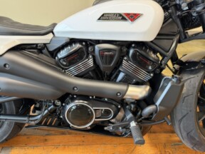 2026 Harley-Davidson® Sportster® S White Onyx Pearl Black Trim thumb 2
