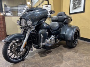 2025 Harley-Davidson® Tri Glide® Ultra Iron Horse Metallic thumb 1