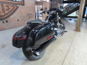 2021 Harley-Davidson® Sport Glide® FLSB thumb 2