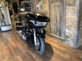 Harley-Davidson® Road Glide Limited 2026 FLTRXL T18-26 Vivid Black Chrome Trim thumb 2