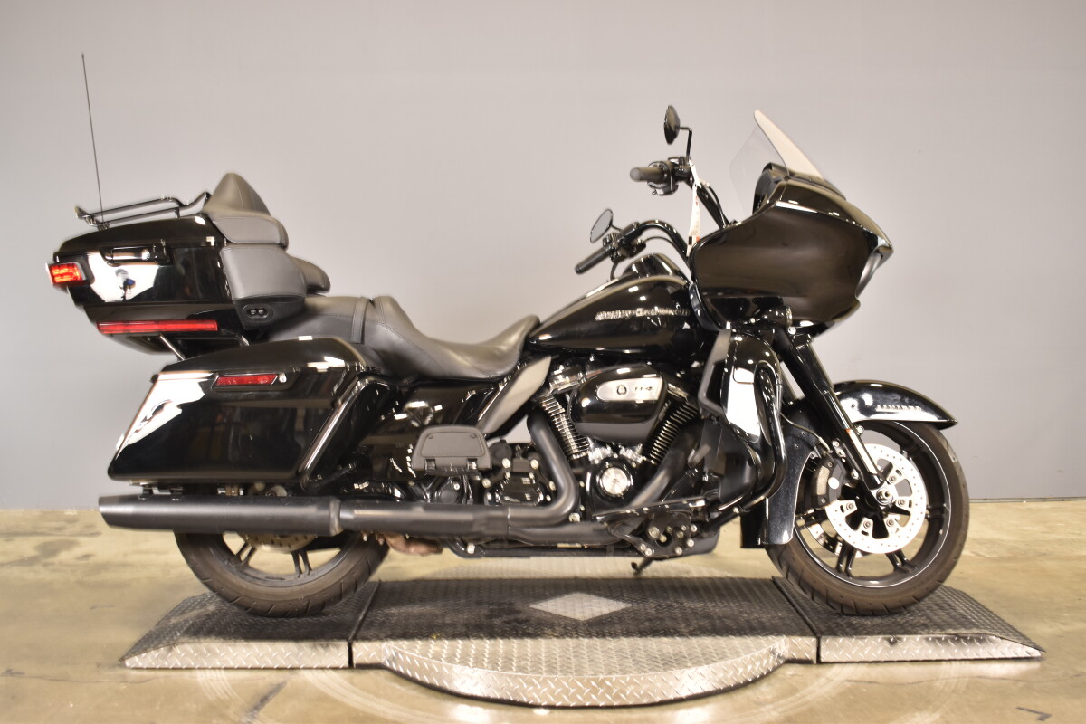 2022 Harley-Davidson® Road Glide® Limited Black | MotorCity Harley