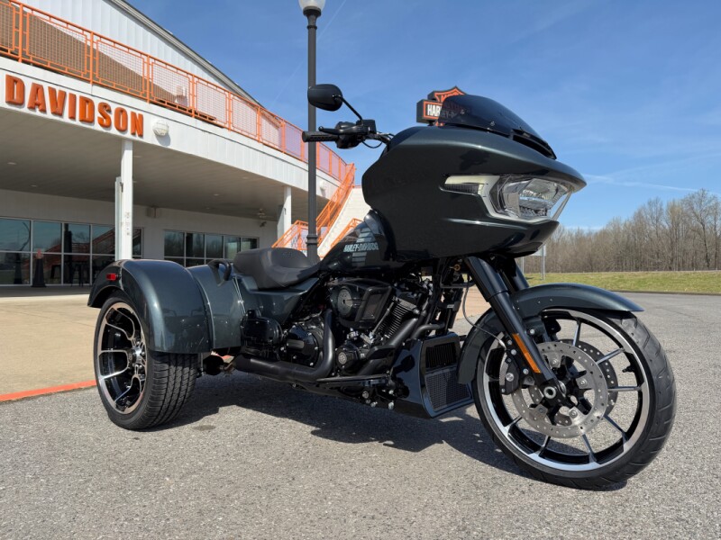 2026 Harley-Davidson® Road Glide 3 Iron Horse Metallic
