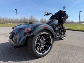 2026 Harley-Davidson® Road Glide 3 Iron Horse Metallic thumb 1