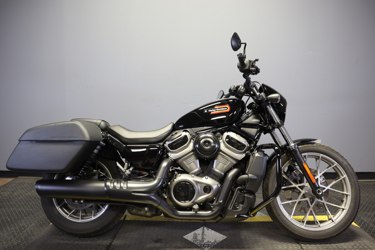 2023 Harley-Davidson® Nightster™ Special Vivid Black | Summit