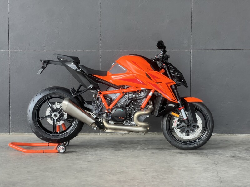 2025 KTM 1390 SUPERDUKE R ORANGE