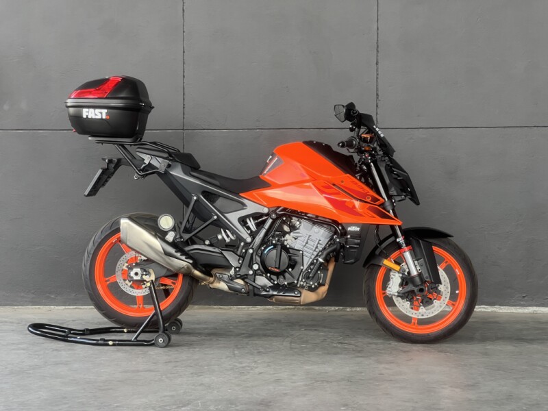2024 KTM 990 DUKE ORANGE