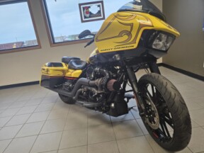 FLTRXSE 2018 CVO™ Road Glide® thumb 3